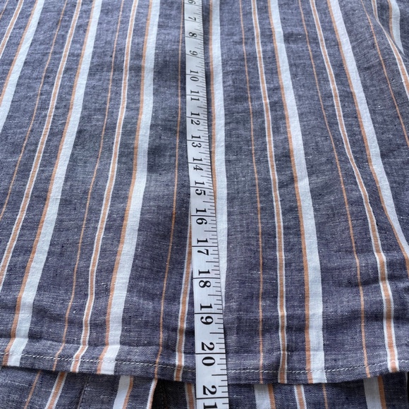 Linen shirt with back button detail - Picture 6 of 6